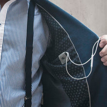 Laden Sie das Bild in den Galerie-Viewer, Agent Monkey | Kabel organizer | Webcam abdeckung | Kopfhörer Klipp