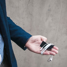 Laden Sie das Bild in den Galerie-Viewer, Agent Monkey | Kabel organizer | Webcam abdeckung | Kopfhörer Klipp