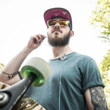 Laden Sie das Bild in den Galerie-Viewer, Agent Monkey | Kabel organizer | Webcam abdeckung | Kopfhörer Klipp