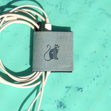 Laden Sie das Bild in den Galerie-Viewer, Agent Monkey Multitool | Kabel Organizer | Ocean Blue